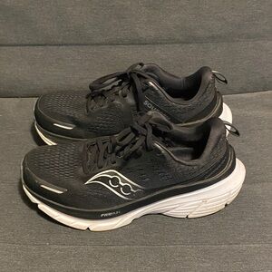 Saucony Guide 18 - size 8W